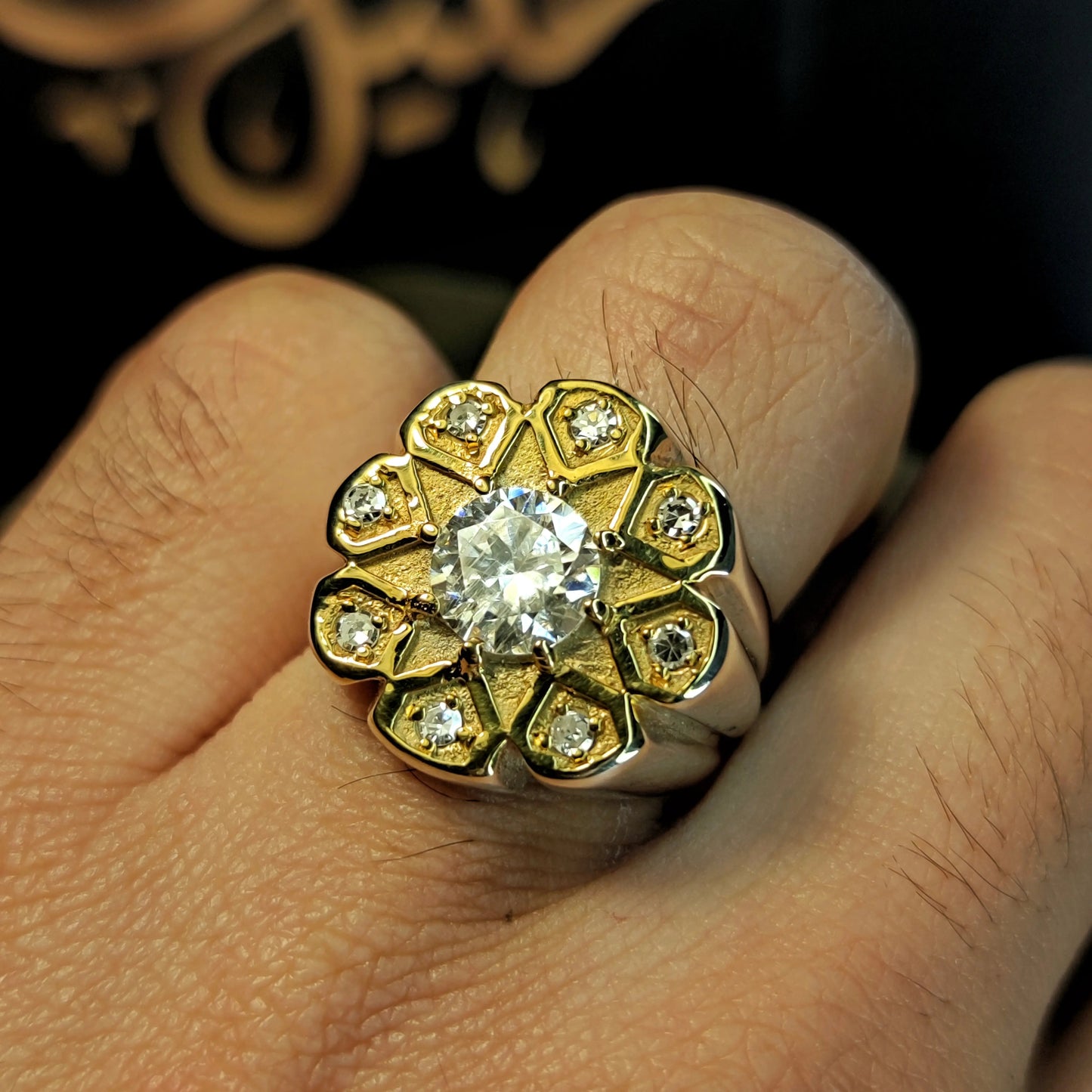 خاتم موزنايت مع تفاصيل ماس رائعة