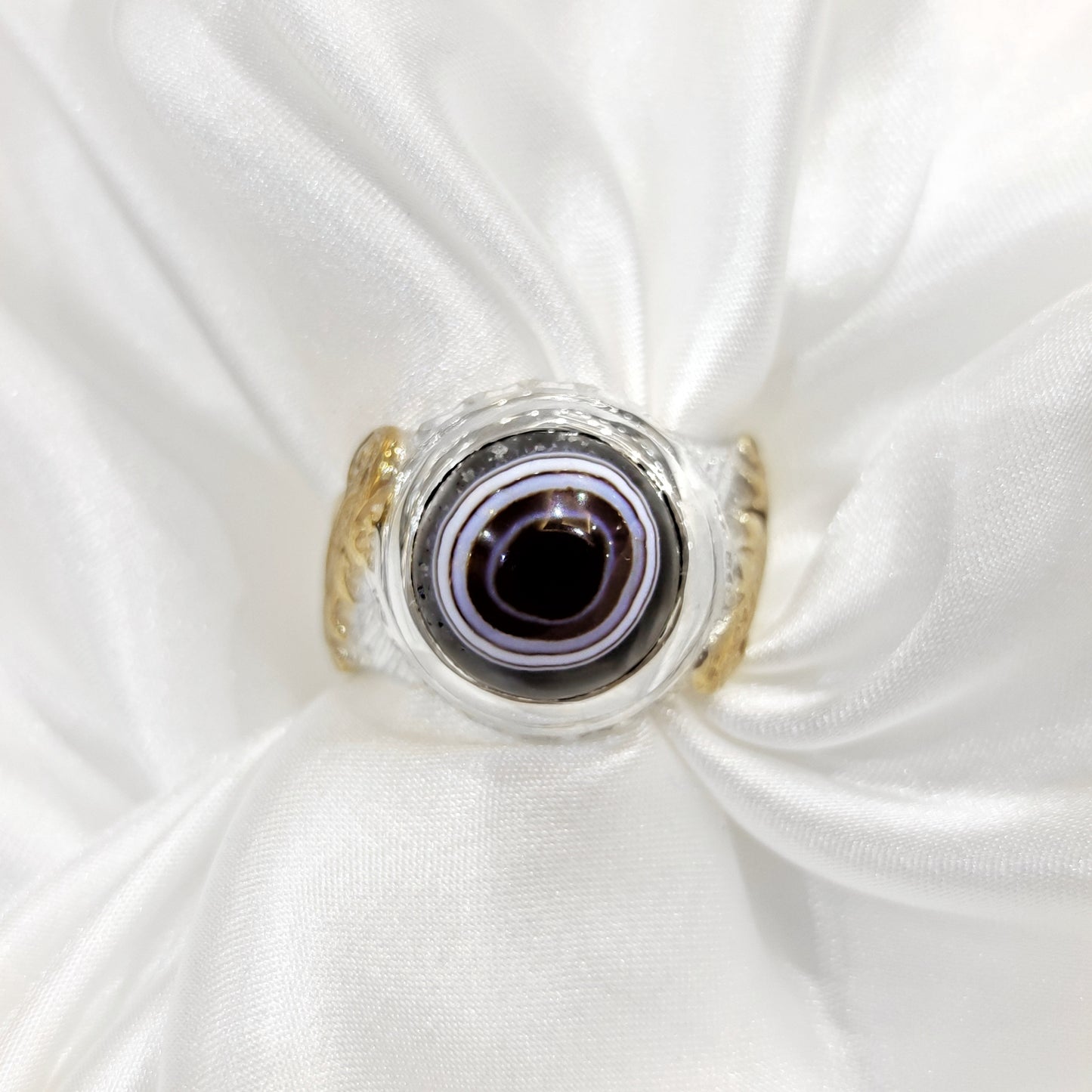 تفاصيل دقيقة بلمسة ذهبية تعكس بصياغة مجوهرات خليل الفاخرة | مجوهرات خليل