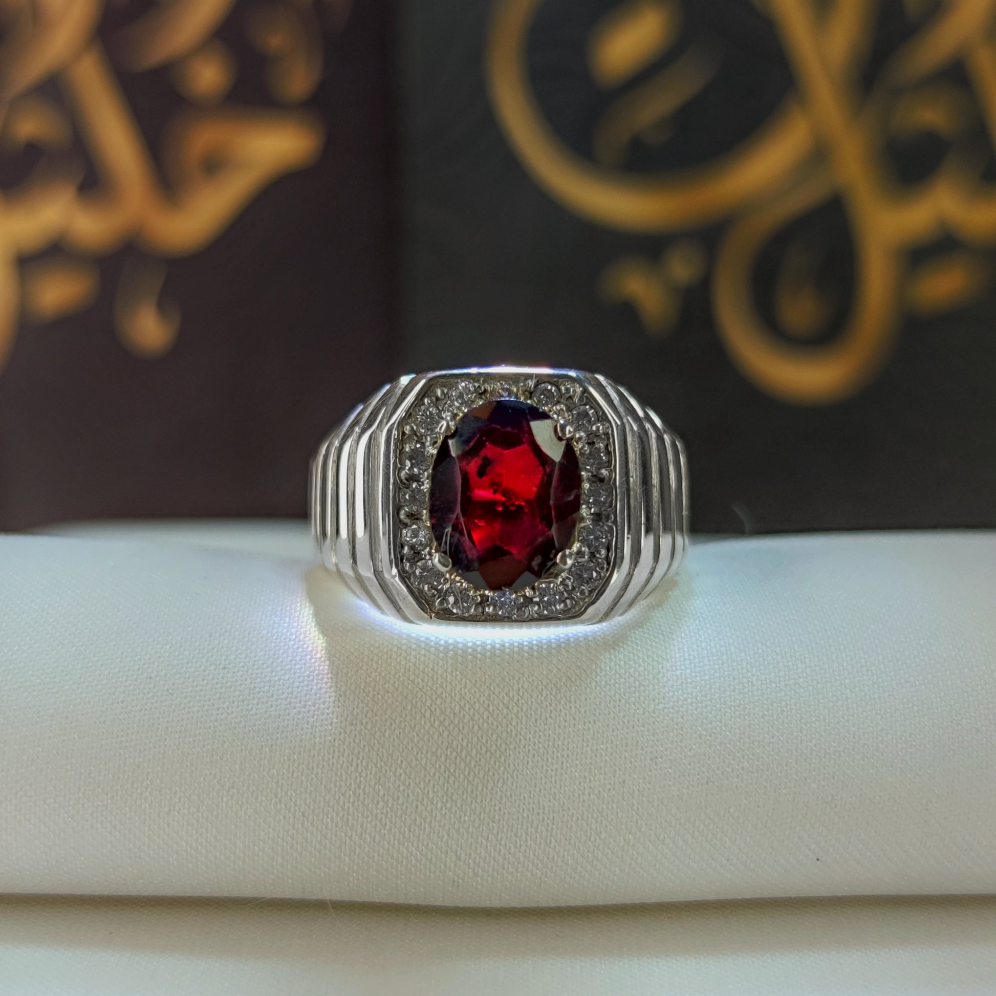 خاتم رجالي كلاسيكي بفص جارنت أحمر
| مجوهرات خليل