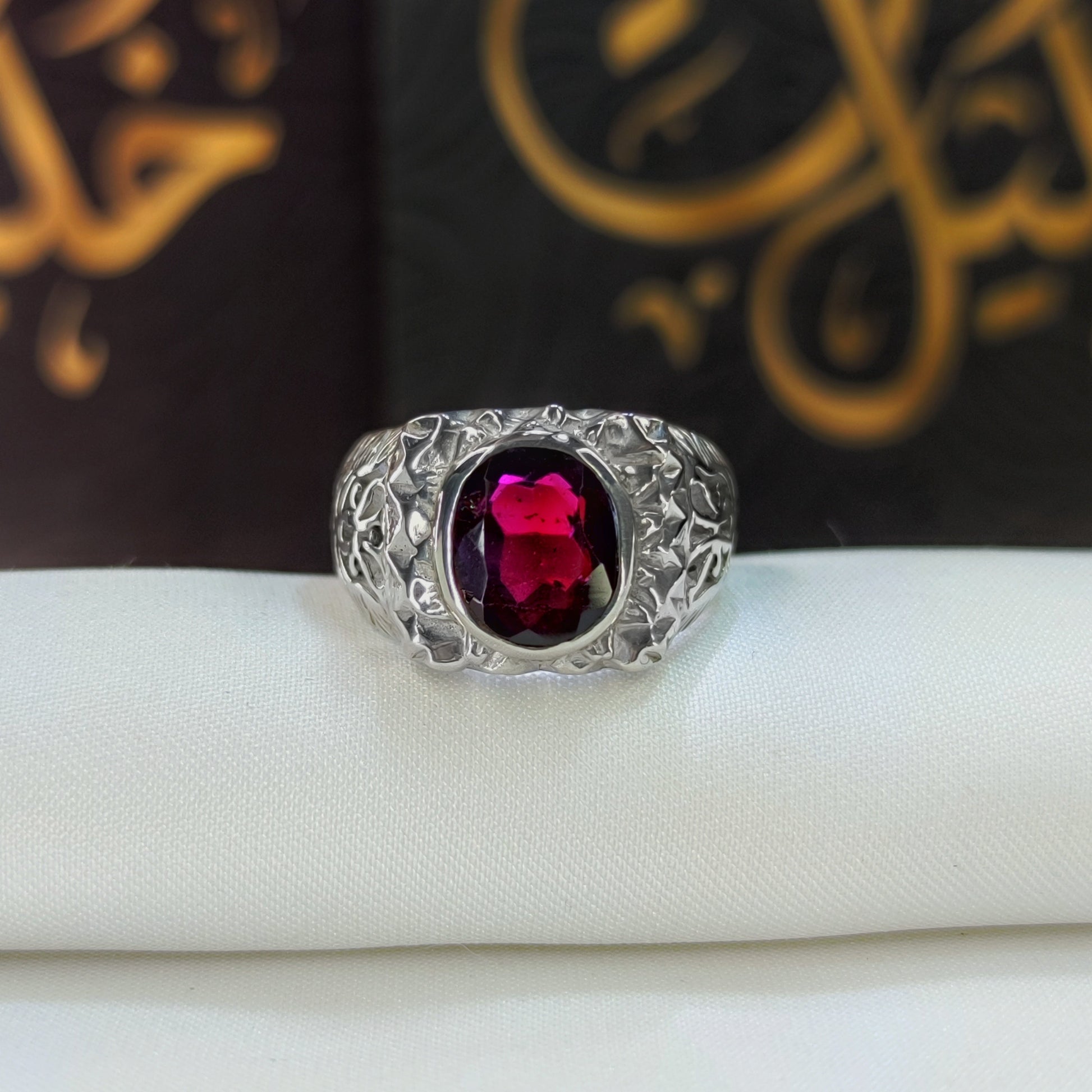 خاتم رجالي فاخر بفص جارنت أحمر | مجوهرات خليل

